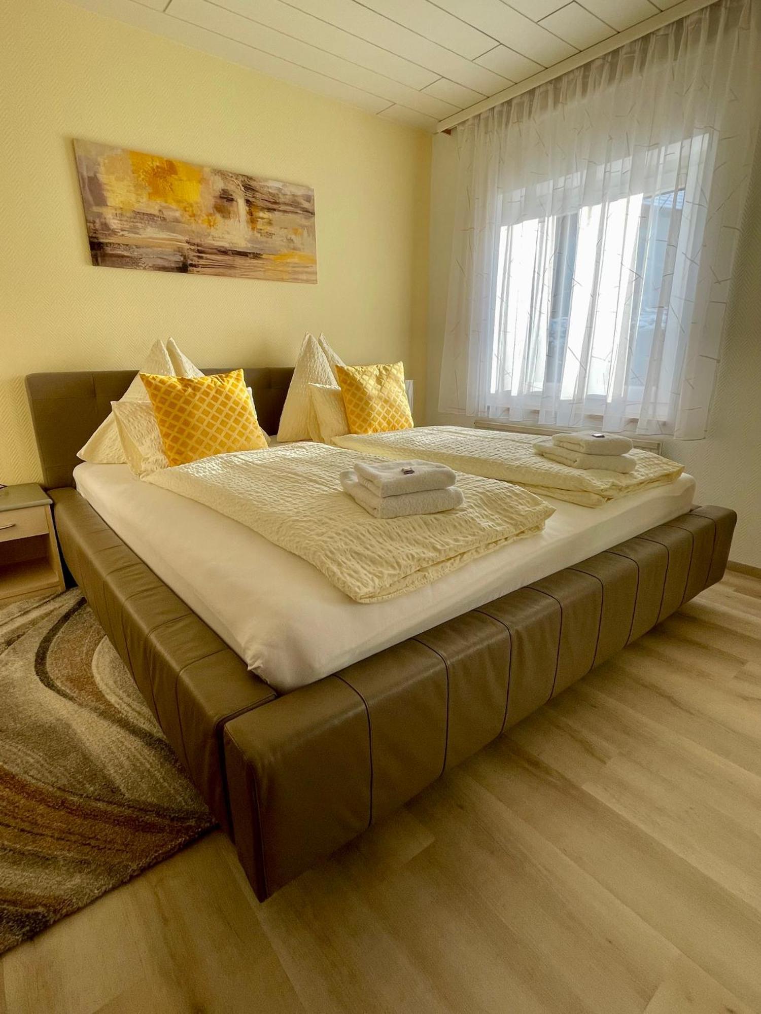 Ferienwohnung Karin 블루덴츠 외부 사진